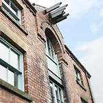 Warehouse 1bed Sleeps 2 Pets Welcome *