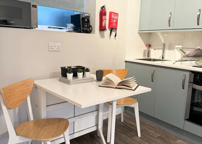 Warehouse 1bed Sleeps 2 Pets Welcome *