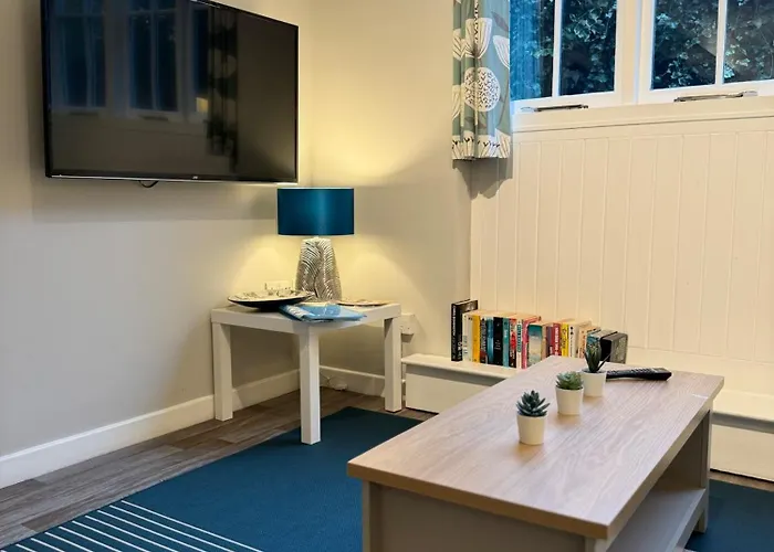 Apartment Warehouse 1bed Sleeps 2 Pets Welcome *